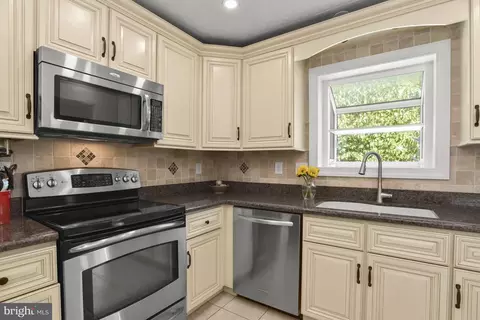 7535 Harmans Rd, Harmans, MD 21077 photo 5