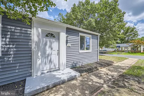 812 Dale Rd, Glen Burnie, MD 21060