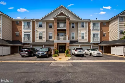 421 Hamlet Club Dr #205, Edgewater, MD 21037
