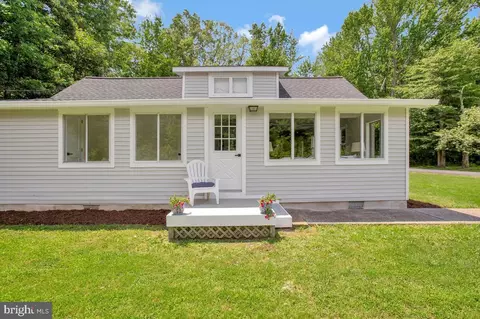 5653 Shady Side Rd, Churchton, MD 20733