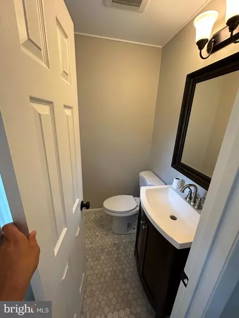 2761 Bayside Beach Rd, Pasadena, MD 21122 photo 15