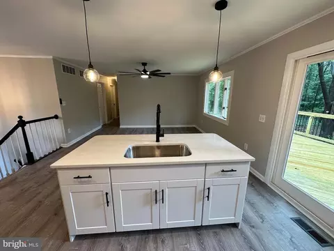 2761 Bayside Beach Rd, Pasadena, MD 21122 photo 7