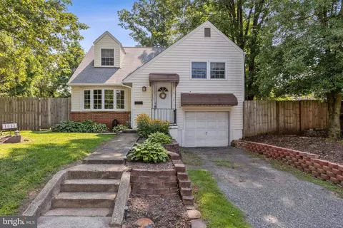 1015 Sharon Dr, Glen Burnie, MD 21061