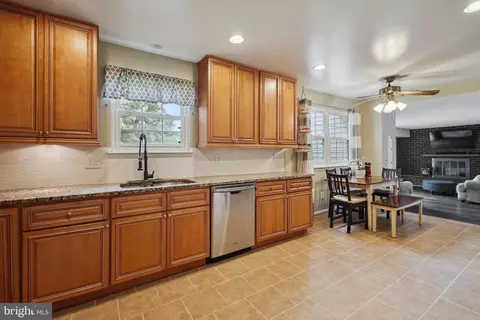 426 Glen View Ct, Arnold, MD 21012 photo 4