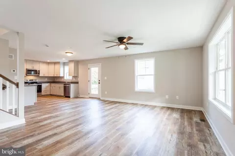 7860 Outing Ave, Pasadena, MD 21122 photo 4