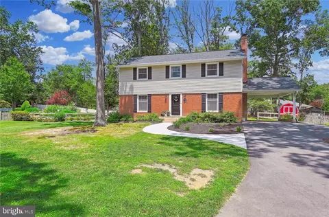 159 Falcon Dr, Pasadena, MD 21122 photo 2