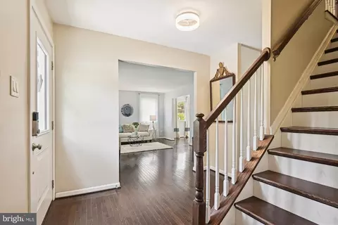 159 Falcon Dr, Pasadena, MD 21122 photo 4