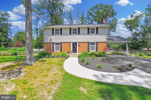 159 Falcon Dr, Pasadena, MD 21122