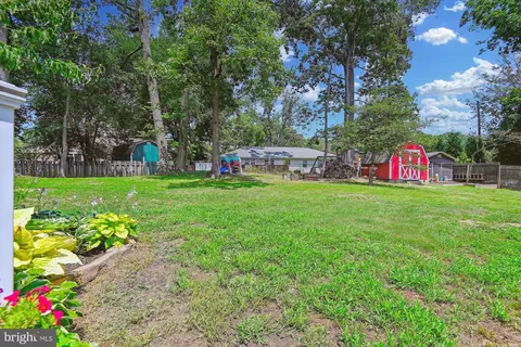 159 Falcon Dr, Pasadena, MD 21122 photo 38