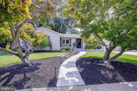 204 Kennedy Dr, Severna Park, MD 21146