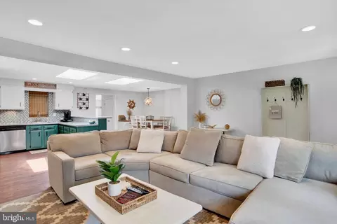 508 Cedar Ave, Edgewater, MD 21037 photo 3