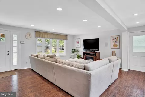 508 Cedar Ave, Edgewater, MD 21037 photo 5