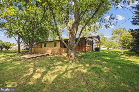 205 Otis Dr, Severn, MD 21144 photo 2