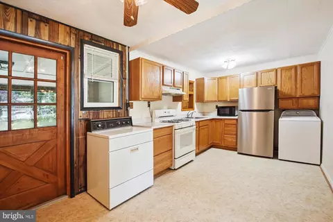205 Otis Dr, Severn, MD 21144 photo 9