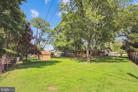 205 Otis Dr, Severn, MD 21144 photo 3