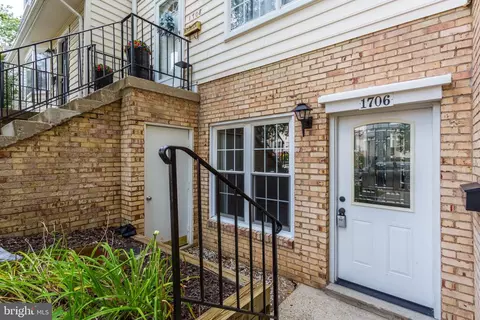 1706 W Bancroft Ln, Crofton, MD 21114 photo 5