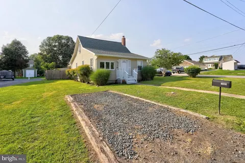 7800 Appletree Rd, Pasadena, MD 21122 photo 4