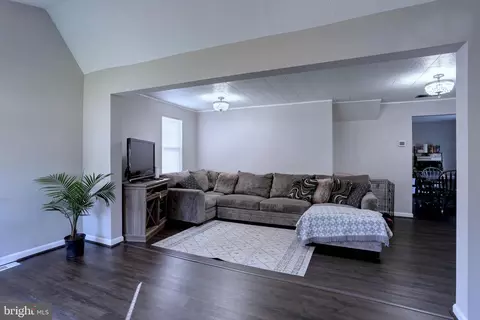 7800 Appletree Rd, Pasadena, MD 21122 photo 10