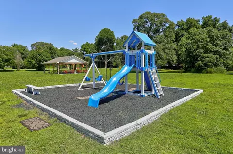 7800 Appletree Rd, Pasadena, MD 21122 photo 37