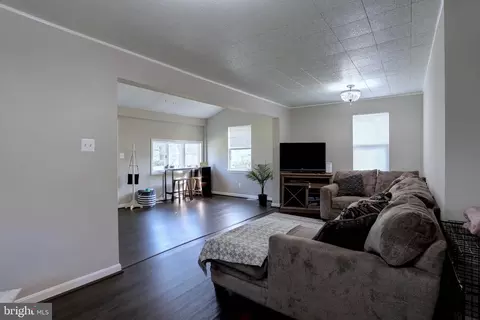 7800 Appletree Rd, Pasadena, MD 21122 photo 14