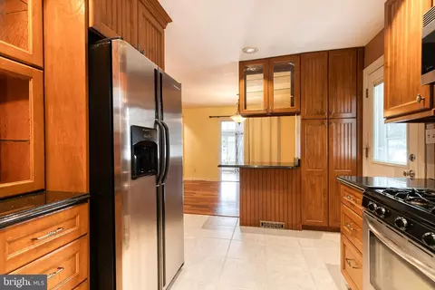 263 10th St, Pasadena, MD 21122 photo 13