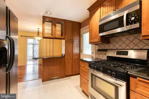 263 10th St, Pasadena, MD 21122 photo 14