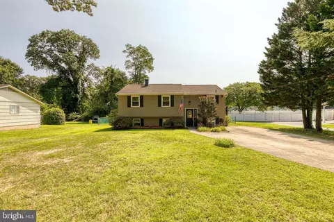263 10th St, Pasadena, MD 21122 photo 5