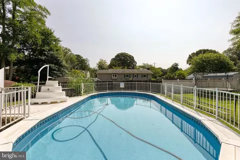 263 10th St, Pasadena, MD 21122 photo 30