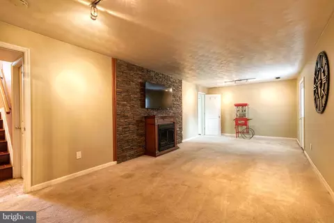 263 10th St, Pasadena, MD 21122 photo 22