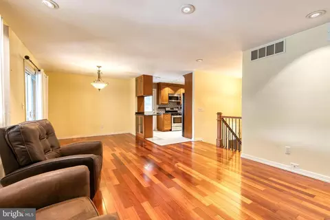 263 10th St, Pasadena, MD 21122 photo 7