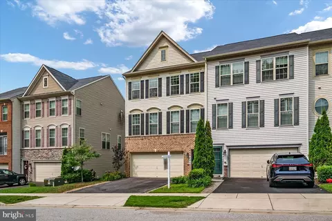 820 Nancy Lynn Ln, Arnold, MD 21012
