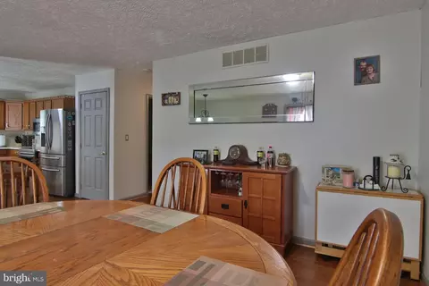 8078 Escalon Ave, Pasadena, MD 21122 photo 4