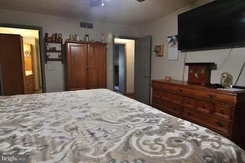 8078 Escalon Ave, Pasadena, MD 21122 photo 13