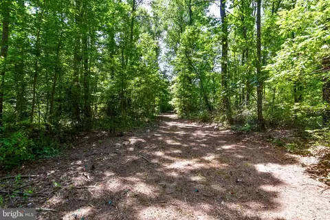 8125 Solley Rd, Pasadena, MD 21122