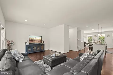 227 Mill Crossing Ct, Harmans, MD 21077 photo 5