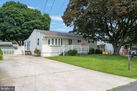 106 Forest St, Glen Burnie, MD 21061
