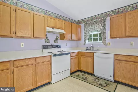 408 Forest Bridge Ct, Laurel, MD 20724 photo 12