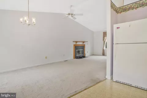408 Forest Bridge Ct, Laurel, MD 20724 photo 9