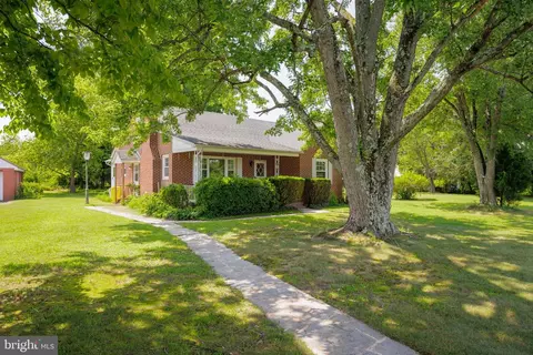 551 Old Oak Rd, Severn, MD 21144