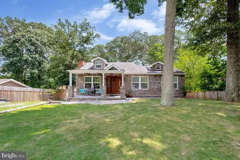7725 Suitt Dr, Pasadena, MD 21122