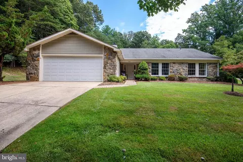 949 Mastline Dr, Annapolis, MD 21401