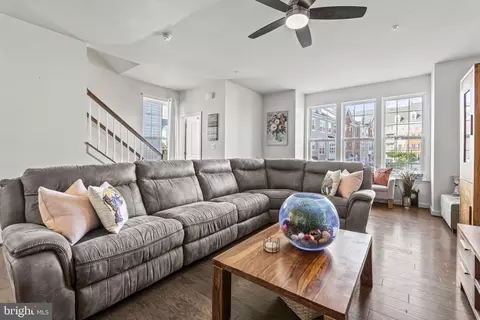 8264 White Star Xing, Pasadena, MD 21122 photo 17