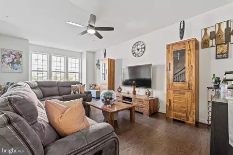 8264 White Star Xing, Pasadena, MD 21122 photo 16