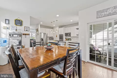 8264 White Star Xing, Pasadena, MD 21122 photo 10
