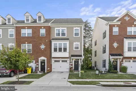 8264 White Star Xing, Pasadena, MD 21122