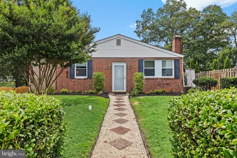 967 Shoreland Dr, Glen Burnie, MD 21060