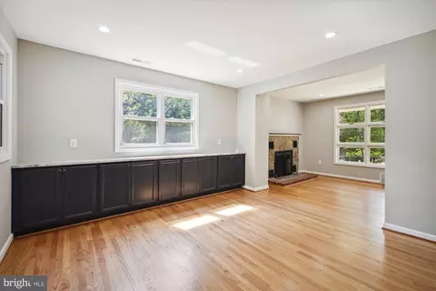 868 Swift Rd, Pasadena, MD 21122 photo 4