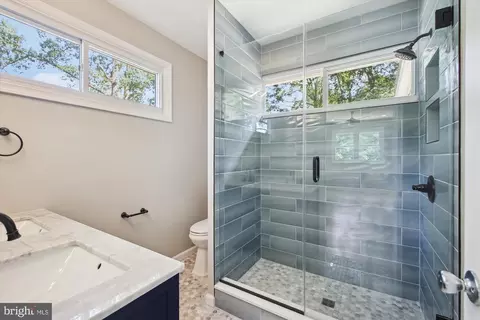 868 Swift Rd, Pasadena, MD 21122 photo 11