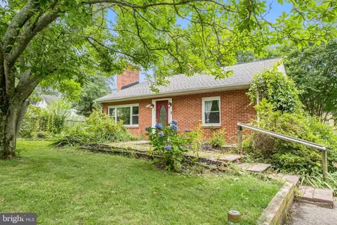 1731 Shore Dr, Edgewater, MD 21037