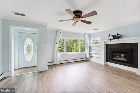 1731 Shore Dr, Edgewater, MD 21037 photo 2